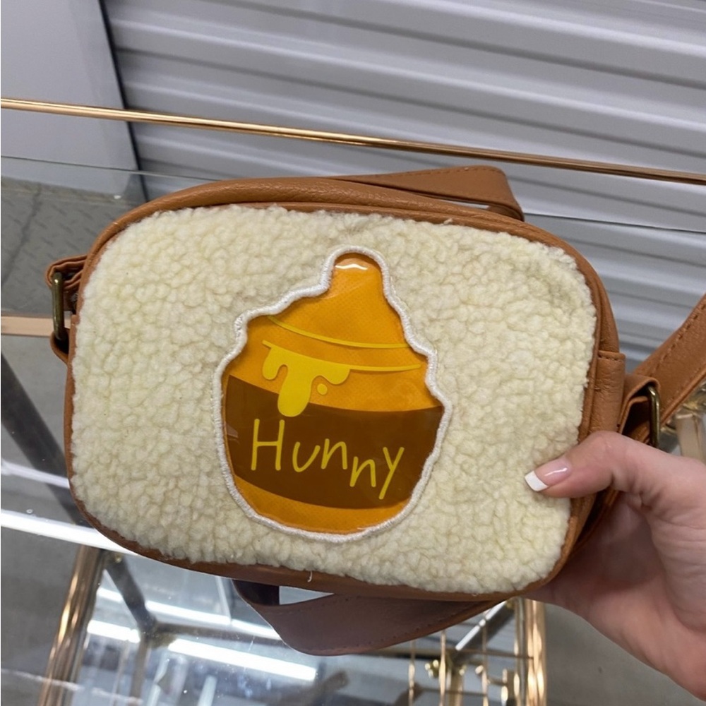 Disney Winnie The Pooh Loungefly  cross body bag NWT